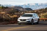 Buick Regal TourX 2017 года (NA)